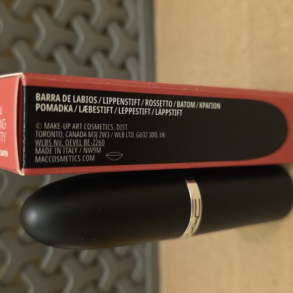 M·A·CXIMAL SILKY MATTE LIPSTICK SITTING PRETTY. BNIB - Picture 8 of 8